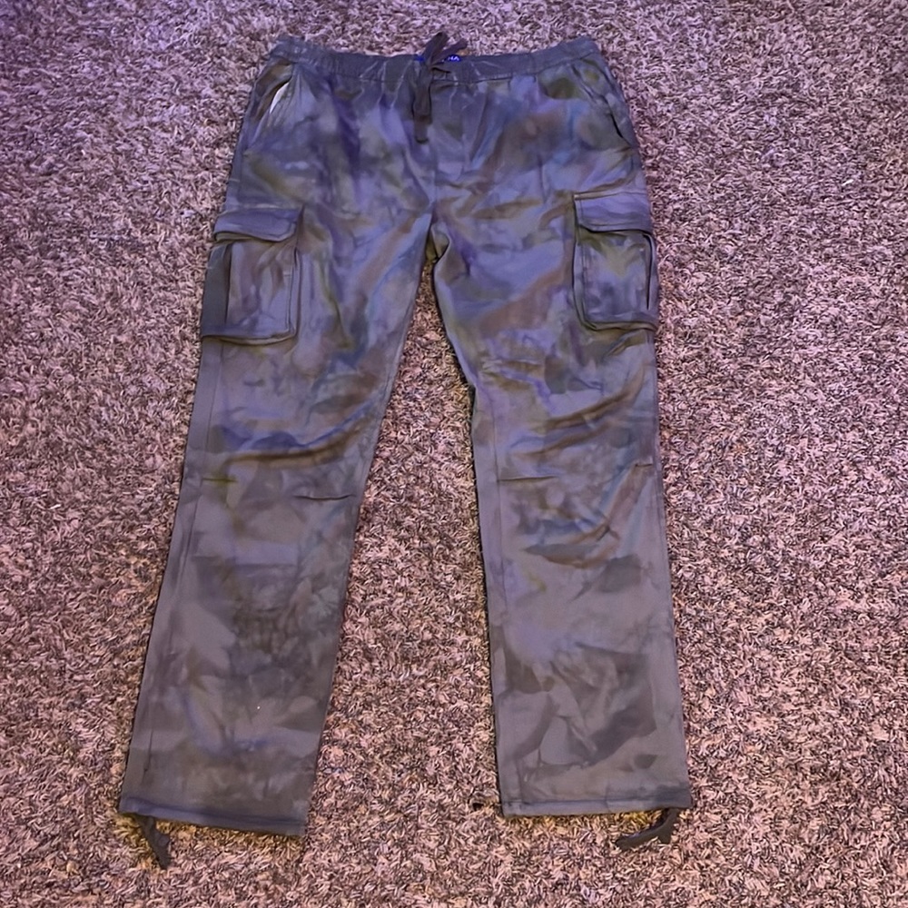 Camo Arizona Jean co. Cargos